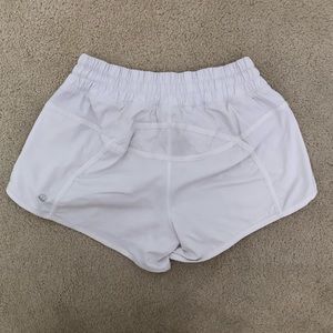 Lululemon tracker short 4”